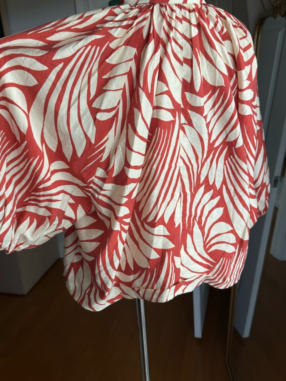 H&M Red and White Striped Leaf-Pattern Blouse in size 10 - Picture 6 of 7
